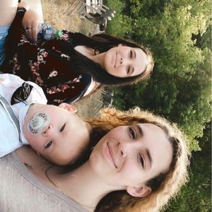 Meet your Posher, Alexis